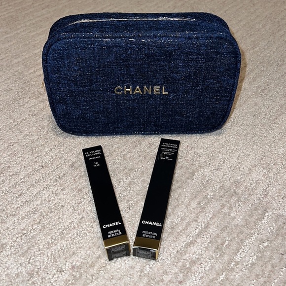 Brand New Holiday Chanel eye makeup set a sight to see Pouch - Picture 2 of 6